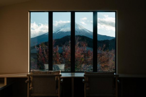 富士山望むプライベートヴィラ 900平方メートルの敷地を貸切利用 憩 ikoi Fuji サウナ 4Kシアター